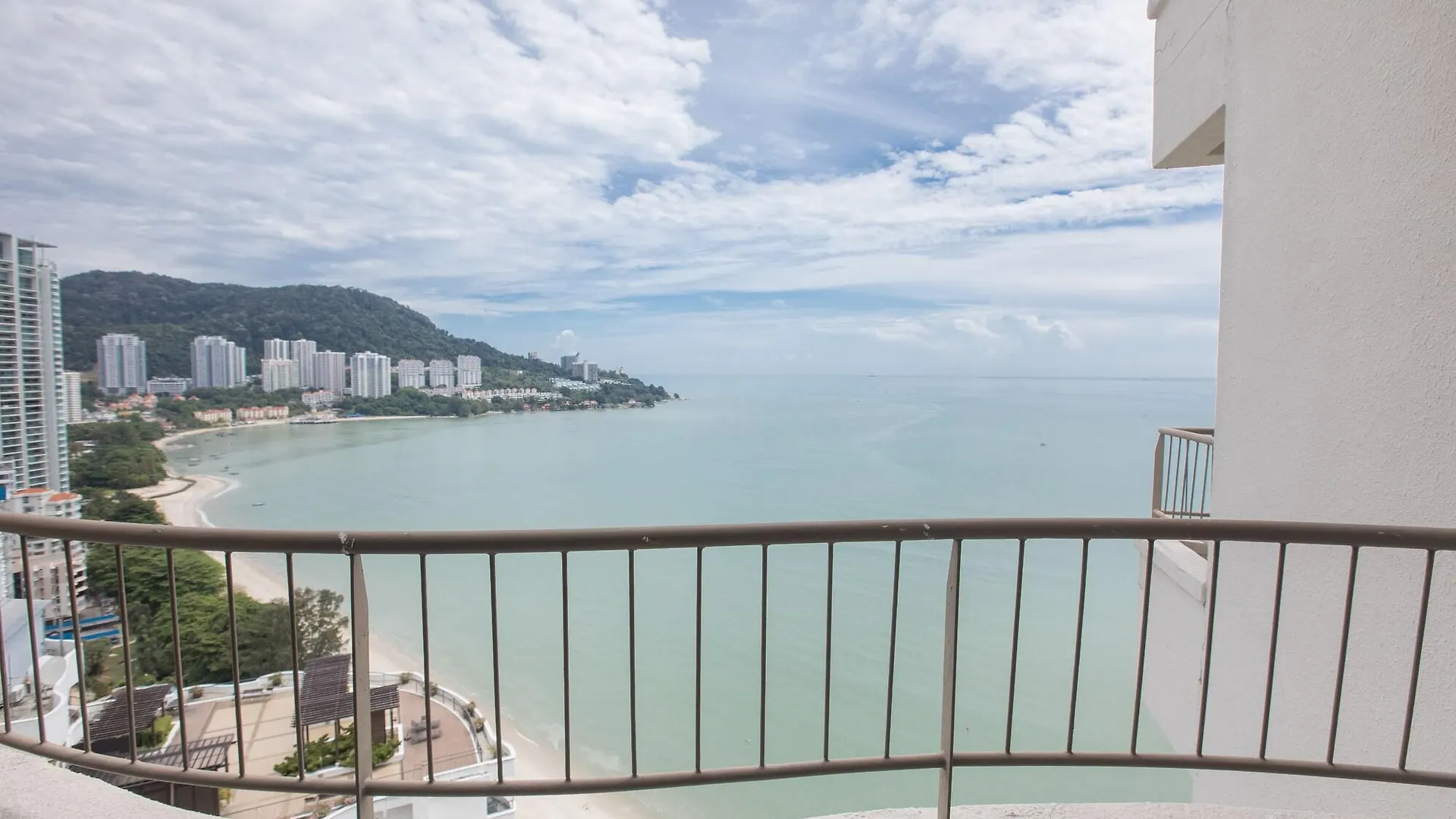 Rainbow Paradise Beach Resort Tanjung Bungah  4*, Tanjung Bungah (Penang)